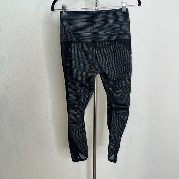 Lululemon Crop Leggings - Picture 2 of 7